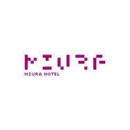 Miura-logo|miura-restaurant-interier|miura-hlavní-chod